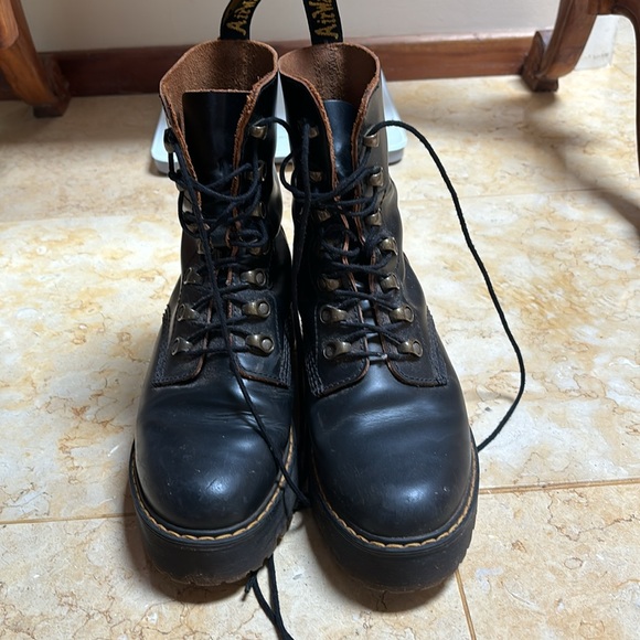 Dr.Martin Leona lace up platform boots - Picture 5 of 7